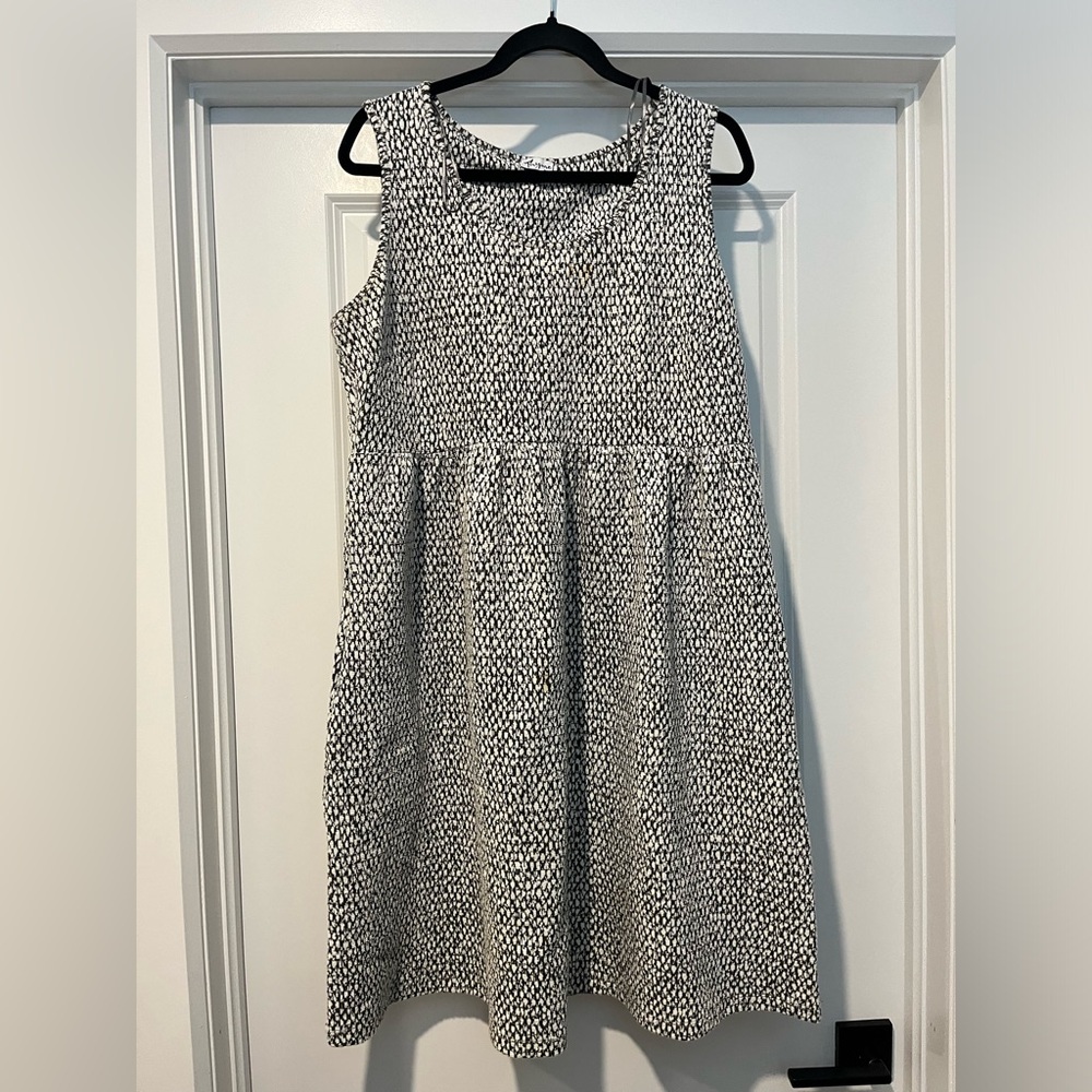 Thyme maternity sleeveless short dress , SIZE XL
